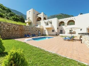 Villa on hillside, private pool, fantastic views to bay of Bali and mountains Villa in Crete