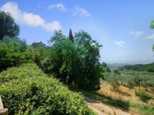 Charming Retreat in Montorsoli Apartment in Emilia-Romagna