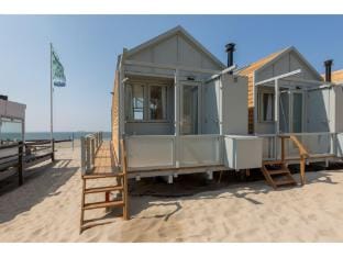 beach house located on the beach of Dishoek Vacation rental in Koudekerke