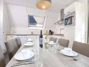 Restyled house with hot tub, city of Breda at 10km Vacation rental in Oosterhout