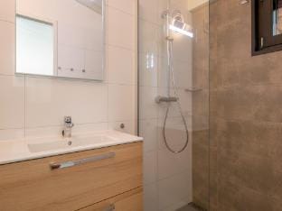 Air-Conditioned Chalet near Eindhoven Vacation rental in Limburg (province)
