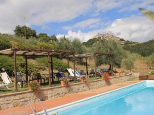 Farmhouse in Umbria near Palazzo Bourbon Vacation rental in Umbria