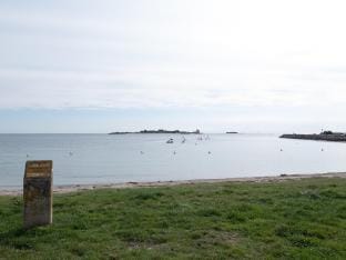 Beautiful apartment with sea views Apartment in Saint-Vaast-la-Hougue