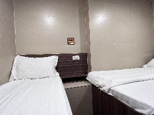 A旺角地铁站E1  机场巴士A21信和中心三人房  朗豪坊  庙街 Apartment in Hong Kong