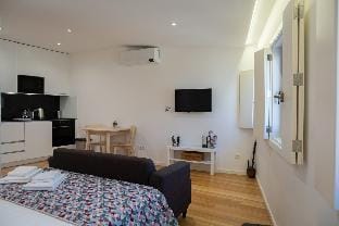 Porto Santa Maria Apartments - Studio Apartment in Porto