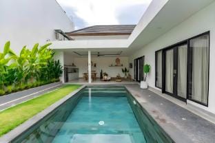 AGATE 2BR -1Min to Restaurant&Shop-5Min to CANGGU Villa in North Kuta