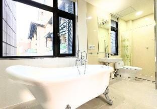 Taipei Luxury Villa-Twin Room with Balcony NEW Villa in Taipei City