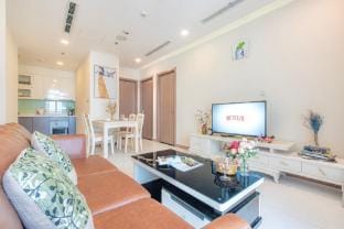 Chalton Suites - Landmark 81 Area, Ice Rink & Grand Park Apartment in Ho Chi Minh City