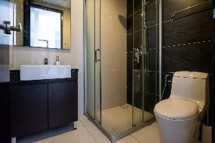 A Stylish 2BR Suite, Water Views, Free Parking Vacation rental in Johor Bahru