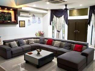Qua Homestay | 5 Rooms | 6 Bathrooms Vacation rental in Perak