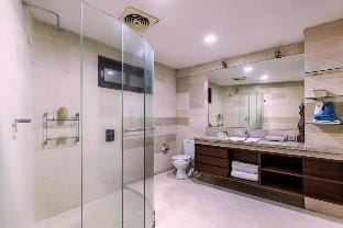 Entire 5 BR Private Pool Villa #PS2 Apartment in North Kuta