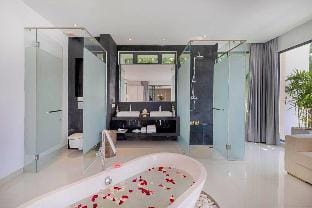 Luxury 3 BR Pool Villa 2 Canggu  #IR Villa in North Kuta