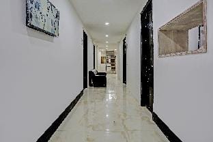 Hotel O Red Apple Vacation rental in New Delhi