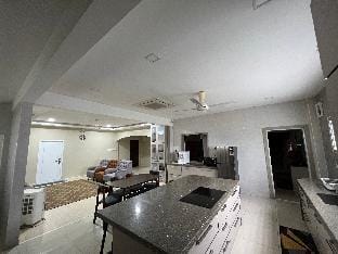 Cinta Homestay Pool Manjung Vacation rental in Perak