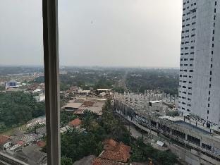 MRT Convenience. Cozy Serpong Garden Studio Apartment in West Java