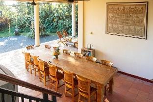 Villa in Ubud with pool, kitchen and 4 rooms Vacation rental in Bali