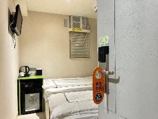 Jordan Station 佐敦华丰大厦 双床房间 内窗 Vacation rental in Hong Kong