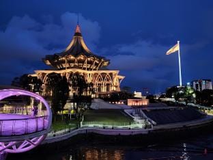 Natol Homestay - Riverbank Suites High Rise City Apartment in Kuching