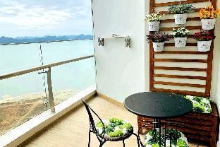 Citadines Marina Ha Long - Paradis Homestay Apartment in Laos