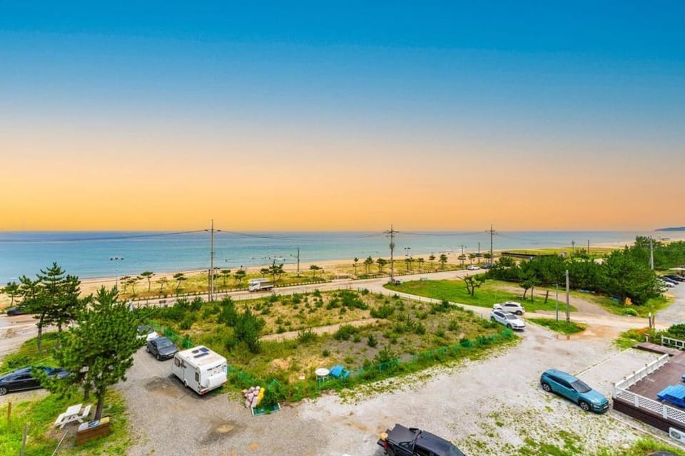 Yangyang YOLOHA (Dongho Beach Branch) Bed and Breakfast in South Korea
