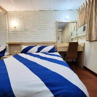 Ximending(Emei B)-Free Drop-off Service,lift Apartment in Taipei City