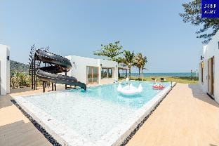 Beachfront Poolvilla For 60 Persons | Khao Tao Villa in Nong Kae