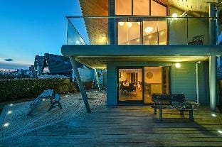 Le Var - Beachfront home in Bracklesham Bay Vacation rental in Chichester District