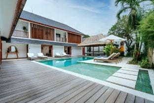 Spacious 4BR Villa Near Beach In Seminyak Vacation rental in North Kuta
