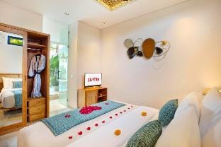 Luxury 3 BR Private Pool Villa JU59A Villa in Kuta