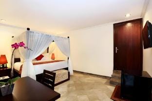 Cozy 2 BR Private Pool #PS20 Villa in Kuta