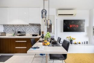 Dominiks Stylish Res. Gem Ocean View Pool Tambuli Apartment in Lapu-Lapu City