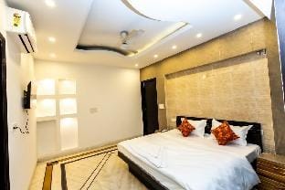 5BHK Namastey Homes Service Apartment Apartment in New Delhi