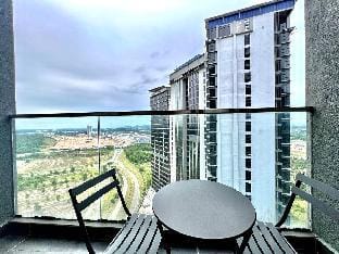 Near Legoland - Sophisticated Home #Cowidea Apartment in Johor