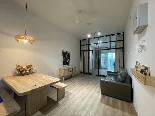 New! Dasyak Cinema BM Muji Cozy Collections Apartment in Penang