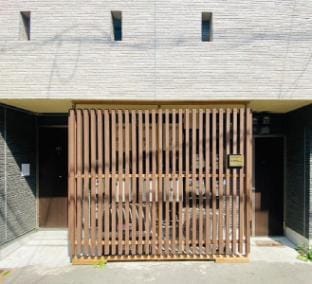Airport direct.4mins to sta. Max 11 People 4 rooms Apartment in Osaka