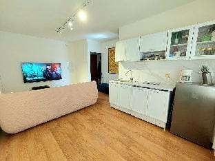 Lovely centrally located 2-bedroom apt Vacation rental in China