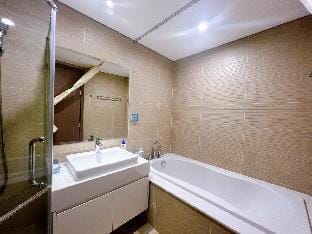 Gem Apartment  - Vinhomes Skylake/3BR City View Apartment in Laos