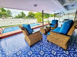 Paradise Poolvilla(400m², 5Bedrooms, 6Bathrooms) Vacation rental in Pattaya City