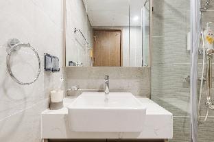 Vinhomes Skylake Phạm Hùng - Blissful Homestays Apartment in Laos