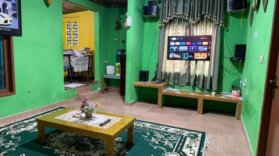 Villa Ricky Van Wijaya Hotel in Cisarua
