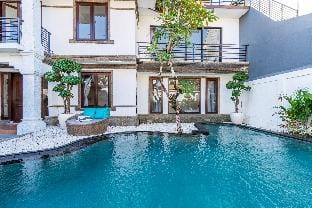 Villa Sky View with Rooftop - Seminyak Villa in North Kuta