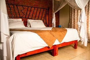Suites[Delux Room] rounded by nature Vacation rental in Johannesburg