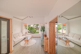 E-dong [Le Village Aewol] West Sunset Serene Jeju Emotion Duplex Private House Vacation rental in South Korea