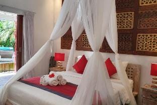 Cozy 4 BR Private Pool Villa #PS11 Villa in Kuta