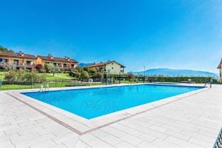 Borgo Alto P1/16 in Puegnago sul Garda Apartment in Province of Brescia