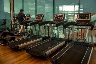 Condo sky pool with 50 sqm large room by Pop Apartment in Chiang Mai