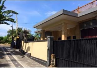 PADI HOUSE SABA BEACH Vacation rental in Blahbatuh