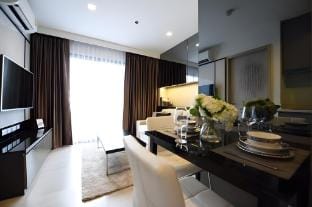 Luxurious view W/Train access Apartment in Bangkok