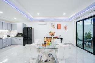 NINE9 Luxury PoolVilla Pattaya walking street  Villa in Pattaya City