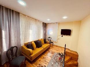 Red Dublex Tiny house in Taksim  Apartment in Istanbul